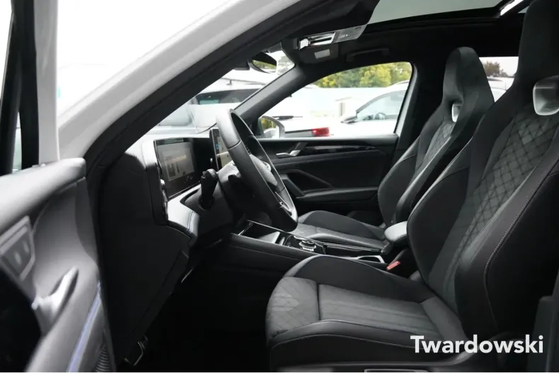 Volkswagen Tiguan din 2024 cu 12.987 km - oferta VOL147280 - foto 12