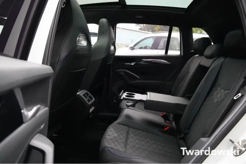 Volkswagen Tiguan din 2024 cu 12.987 km - oferta VOL147280 - foto 14