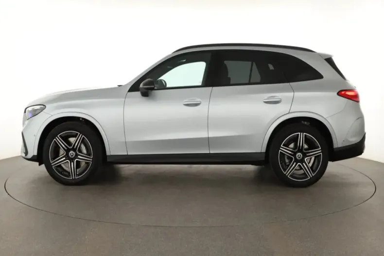 Mercedes-Benz GLC 200 din 2024 cu 7.757 km - oferta MER147304 - foto 3