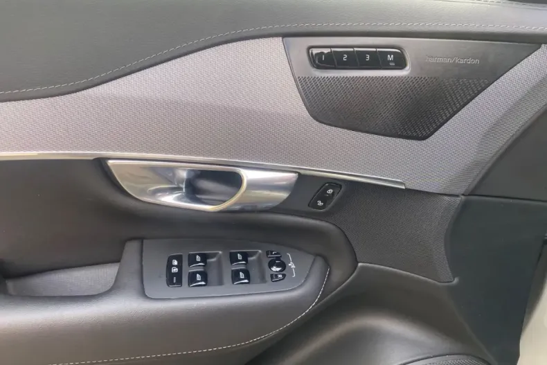 Volvo XC90 din 2022 cu 55.600 km - oferta VOL147307 - foto 16