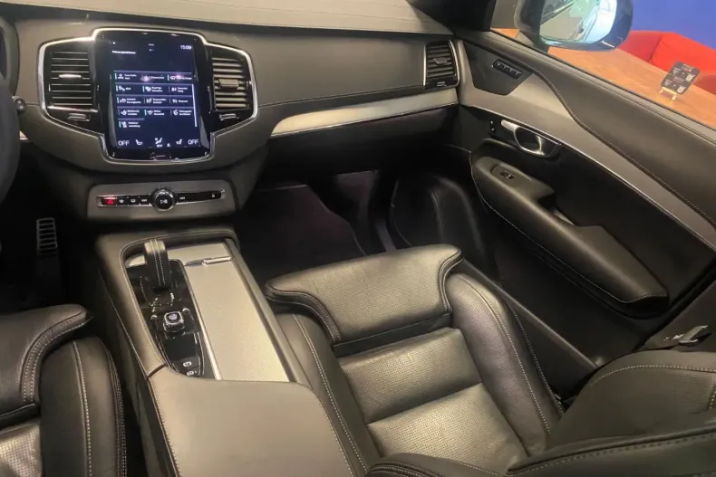 Volvo XC90 din 2022 cu 55.600 km - oferta VOL147307 - foto 31