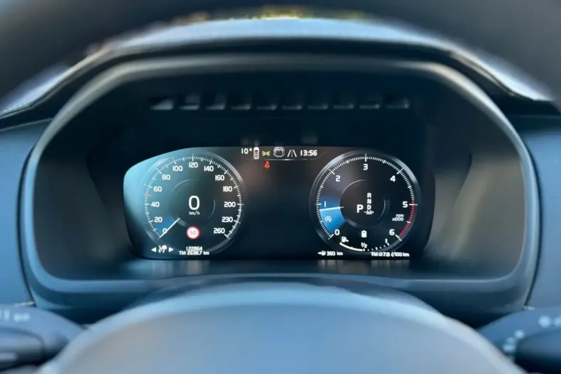 Volvo XC90 din 2022 cu 123.000 km - oferta VOL147310 - foto 13