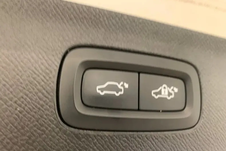 Volvo XC90 din 2022 cu 118.062 km - oferta VOL147312 - foto 18