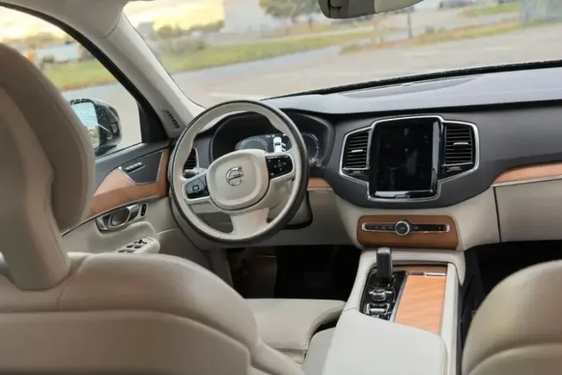 Volvo XC90 din 2020 cu 113.900 km - oferta VOL147314 - foto 6