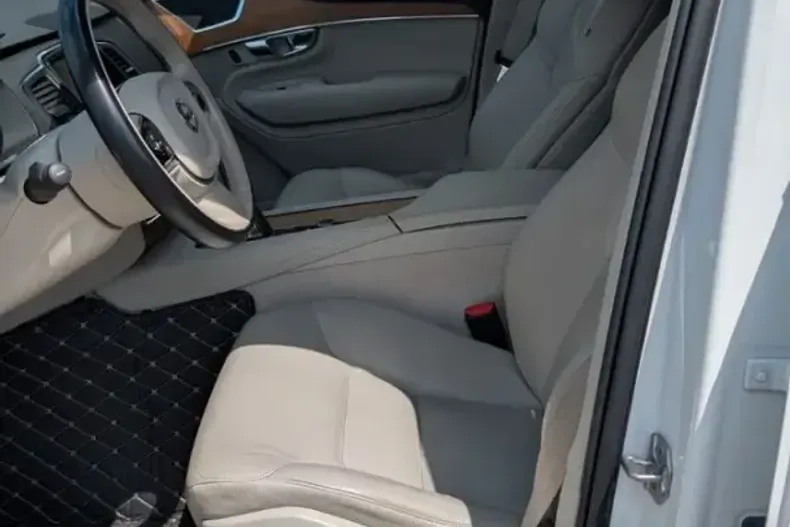 Volvo XC90 din 2020 cu 97.500 km - oferta VOL147315 - foto 10