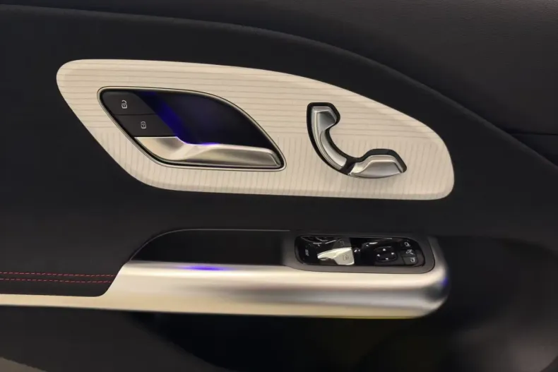 Mercedes-Benz CLA 250 din 2025 cu 6.000 km - oferta MER147317 - foto 19