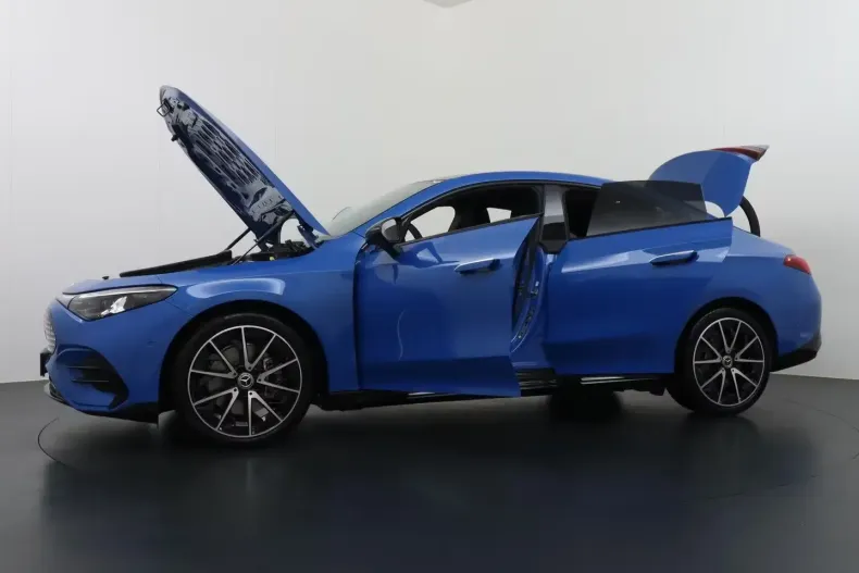 Mercedes-Benz CLA 250 din 2025 cu 5.401 km - oferta MER147321 - foto 9