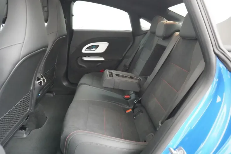 Mercedes-Benz CLA 250 din 2025 cu 5.401 km - oferta MER147321 - foto 14