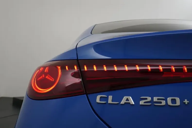 Mercedes-Benz CLA 250 din 2025 cu 5.401 km - oferta MER147321 - foto 35