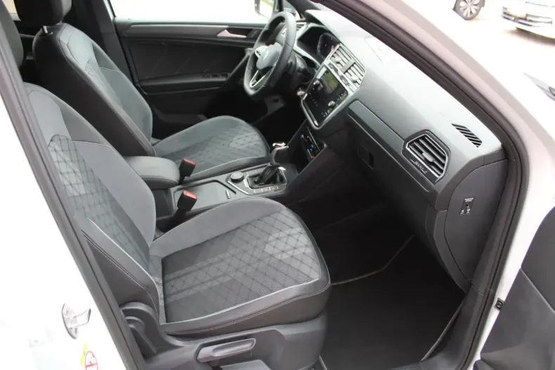 Volkswagen Tiguan Allspace din 2024 cu 32.260 km - oferta VOL147336 - foto 8