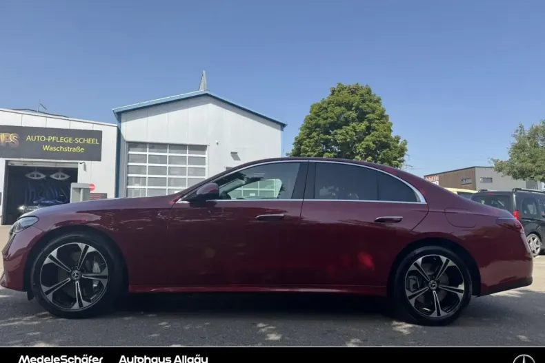 Mercedes-Benz E 400 din 2024 cu 5.000 km - oferta MER147337 - foto 3