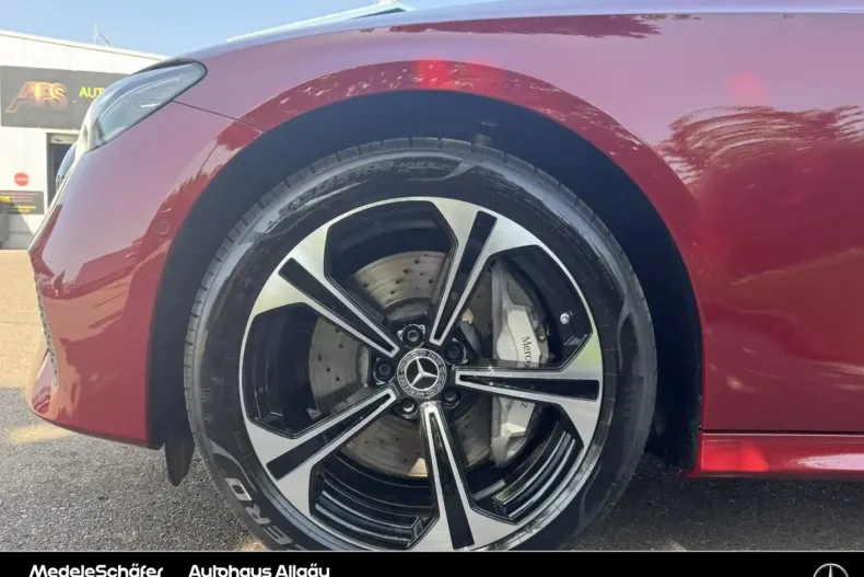 Mercedes-Benz E 400 din 2024 cu 5.000 km - oferta MER147337 - foto 13