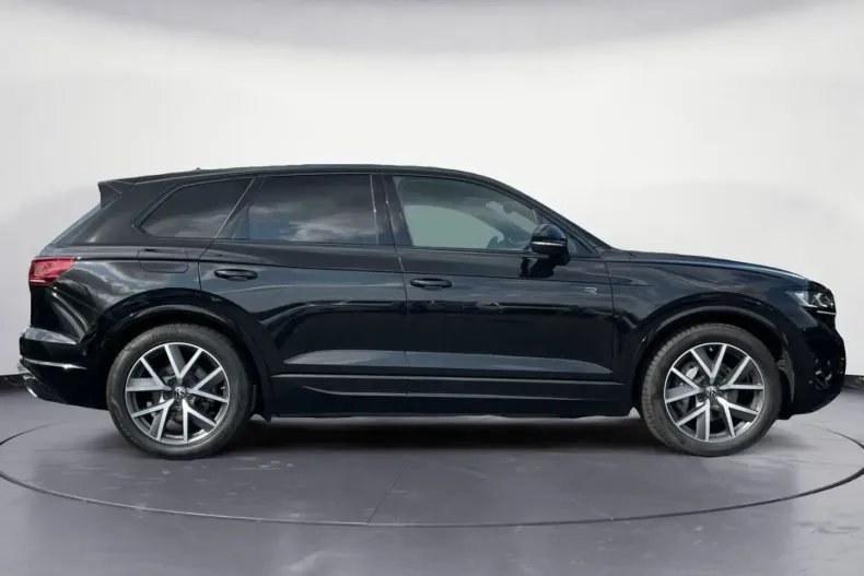 Volkswagen Touareg din 2024 cu 35.698 km - oferta VOL147342 - foto 4