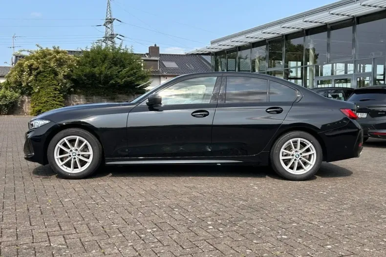 BMW 320 din 2024 cu 9.850 km - oferta BMW147366 - foto 3