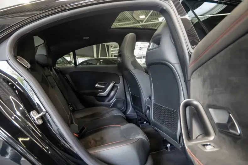 Mercedes-Benz CLA 220 din 2024 cu 21.411 km - oferta MER147368 - foto 4