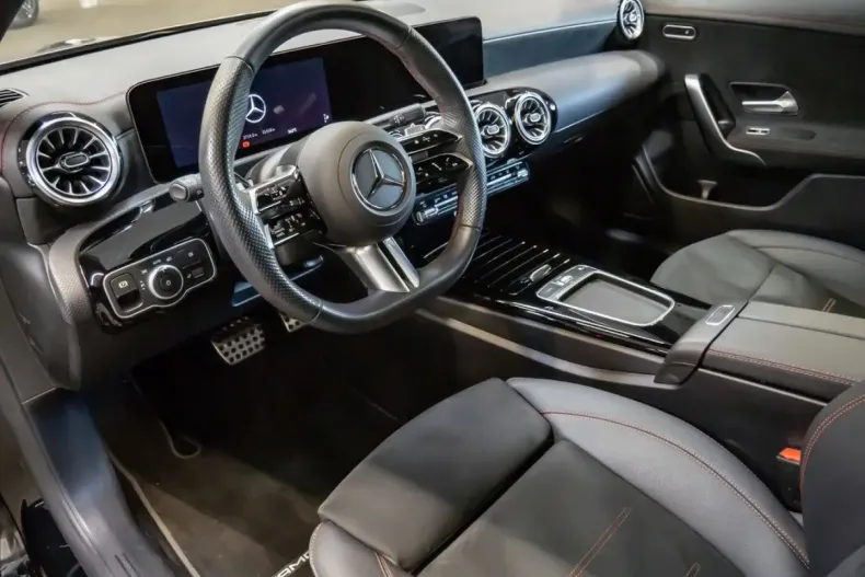 Mercedes-Benz CLA 220 din 2024 cu 21.411 km - oferta MER147368 - foto 6