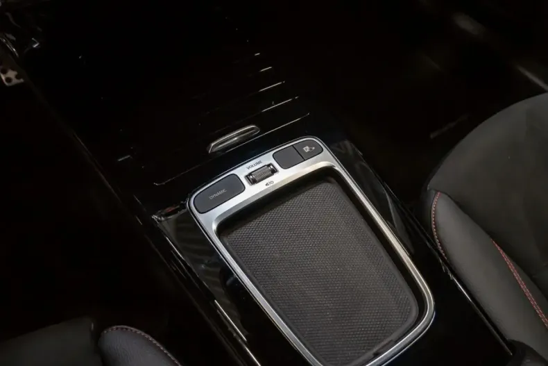 Mercedes-Benz CLA 220 din 2024 cu 21.411 km - oferta MER147368 - foto 11