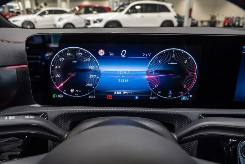 Mercedes-Benz CLA 220 din 2024 cu 21.411 km - oferta MER147368 - foto 13