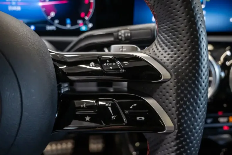 Mercedes-Benz CLA 220 din 2024 cu 21.411 km - oferta MER147368 - foto 14