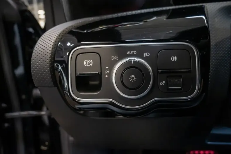 Mercedes-Benz CLA 220 din 2024 cu 21.411 km - oferta MER147368 - foto 18