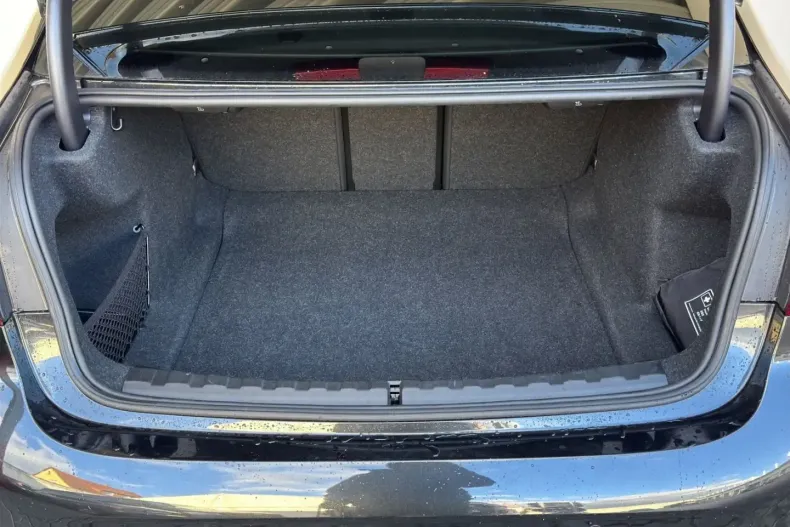 BMW 320 din 2024 cu 25.300 km - oferta BMW147370 - foto 8