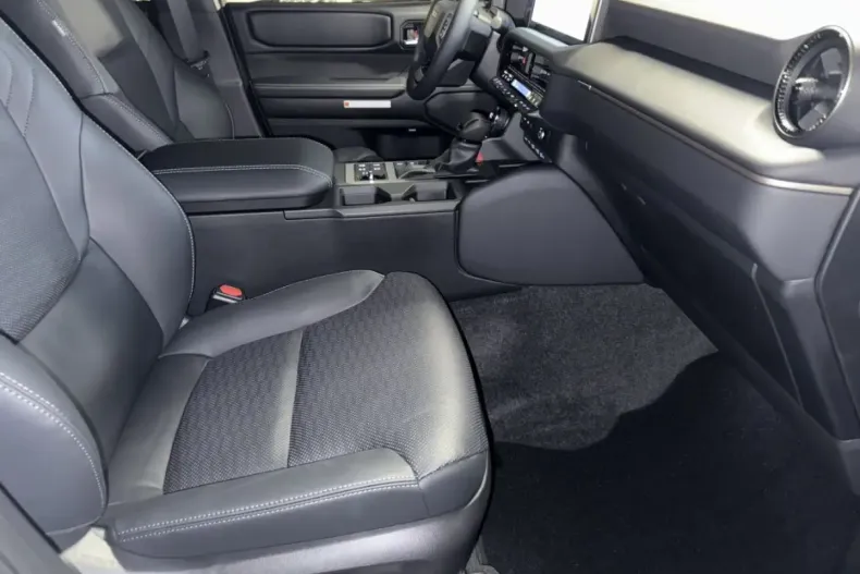 Toyota Land Cruiser din 2024 cu 15.720 km - oferta TOY147378 - foto 8