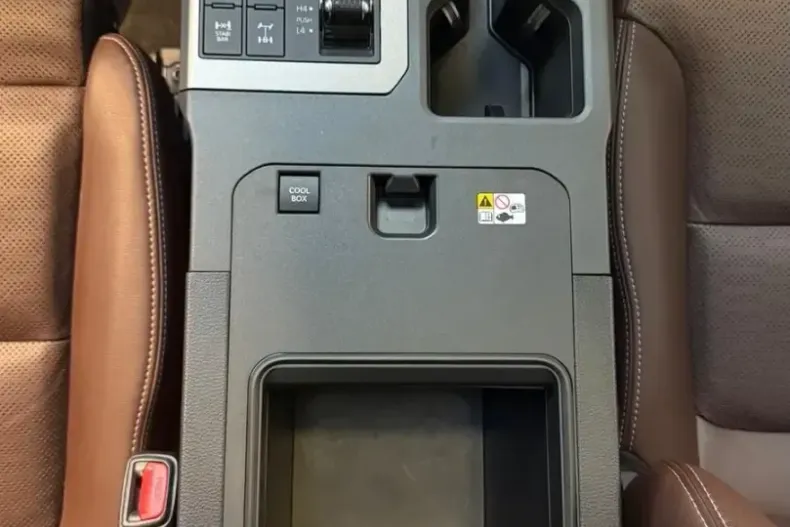 Toyota Land Cruiser din 2024 cu 28.288 km - oferta TOY147379 - foto 11