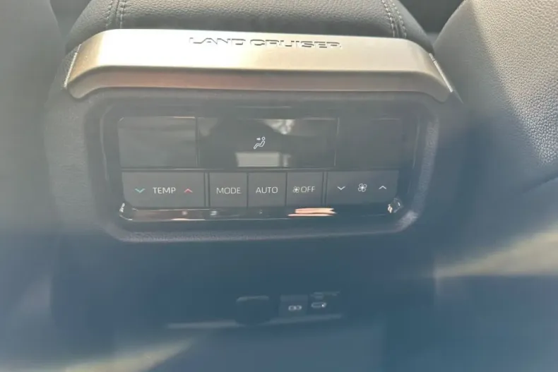 Toyota Land Cruiser din 2024 cu 13.152 km - oferta TOY147382 - foto 6