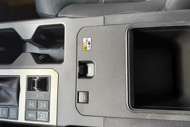 Toyota Land Cruiser din 2024 cu 3.710 km - oferta TOY147383 - foto 14