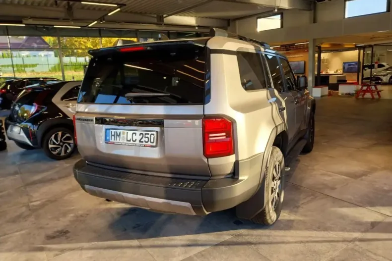 Toyota Land Cruiser din 2024 cu 1.012 km - oferta TOY147385 - foto 7