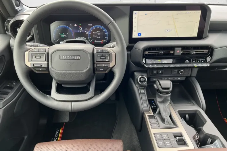 Toyota Land Cruiser din 2024 cu 17.000 km - oferta TOY147386 - foto 8