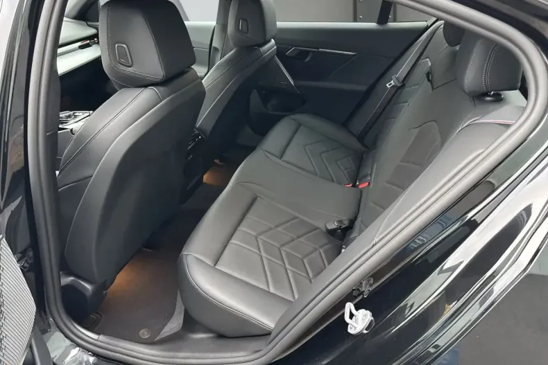 BMW 520 din 2025 cu 8.510 km - oferta BMW147400 - foto 11