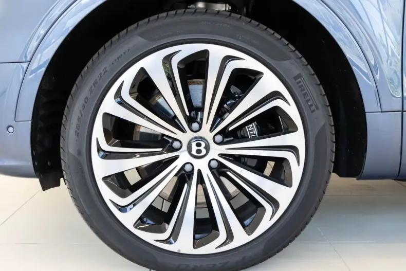 Bentley Bentayga din 2025 cu 4.792 km - oferta BEN147401 - foto 6