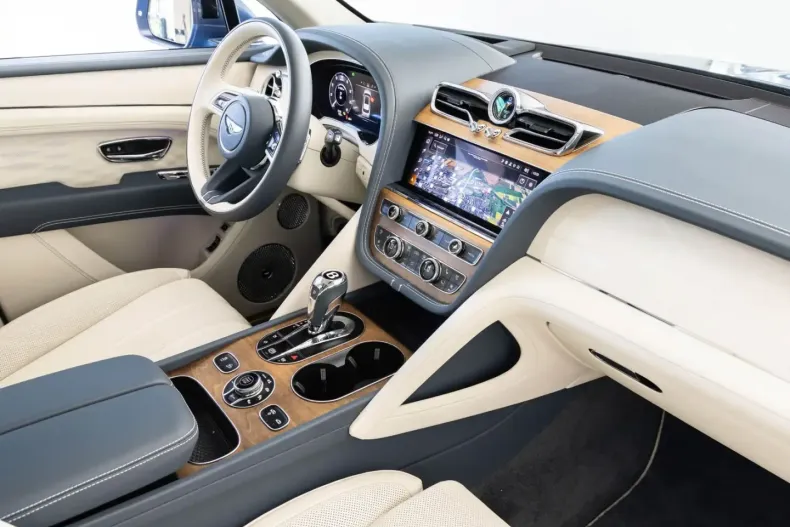 Bentley Bentayga din 2025 cu 4.792 km - oferta BEN147401 - foto 11