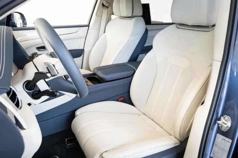 Bentley Bentayga din 2025 cu 4.792 km - oferta BEN147401 - foto 12