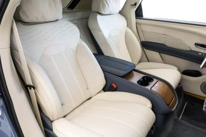 Bentley Bentayga din 2025 cu 4.792 km - oferta BEN147401 - foto 14