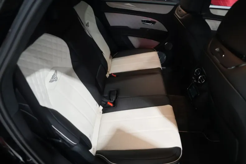 Bentley Bentayga din 2023 cu 4.989 km - oferta BEN147402 - foto 15