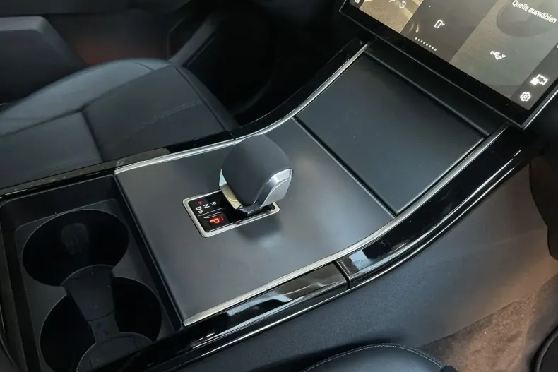 Land Rover Range Rover Velar din 2024 cu 13.500 km - oferta LAN147411 - foto 12