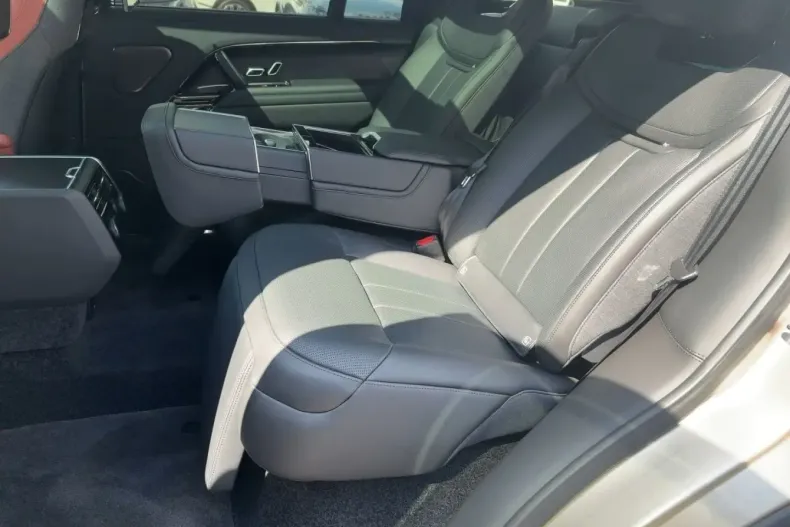 Land Rover Range Rover din 2024 cu 10.371 km - oferta LAN147412 - foto 9