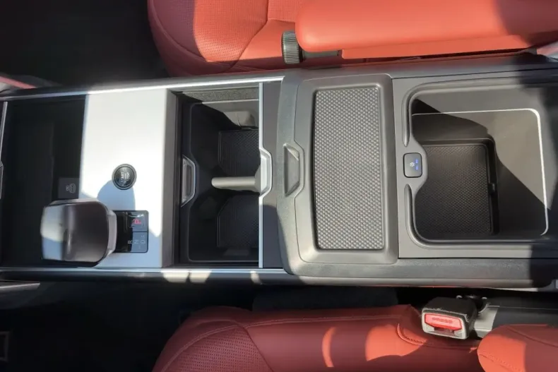 Land Rover Range Rover din 2024 cu 10.371 km - oferta LAN147412 - foto 18