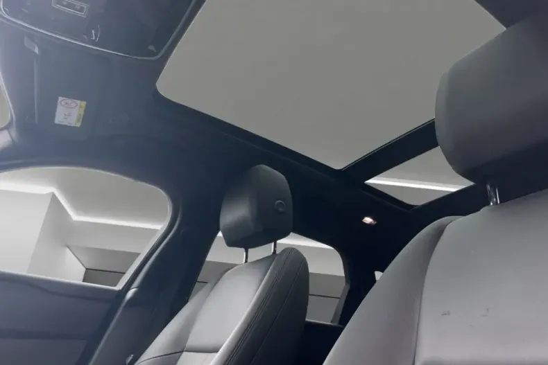 Land Rover Range Rover Velar din 2024 cu 22.828 km - oferta LAN147414 - foto 18