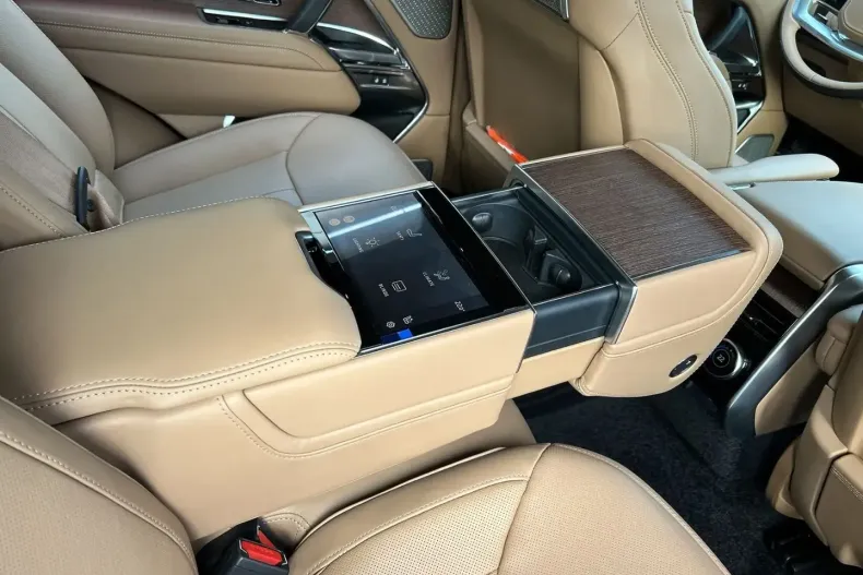 Land Rover Range Rover din 2024 cu 3.500 km - oferta LAN147416 - foto 10