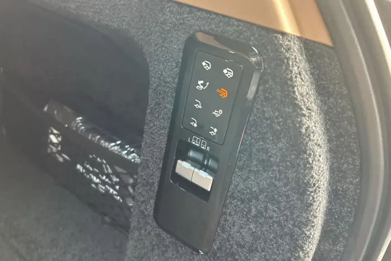 Land Rover Range Rover din 2024 cu 3.500 km - oferta LAN147416 - foto 18