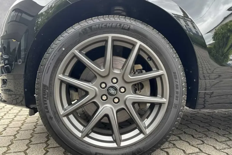 Land Rover Range Rover Velar din 2024 cu 12.696 km - oferta LAN147420 - foto 6