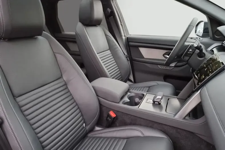 Land Rover Discovery Sport din 2024 cu 14.618 km - oferta LAN147422 - foto 3