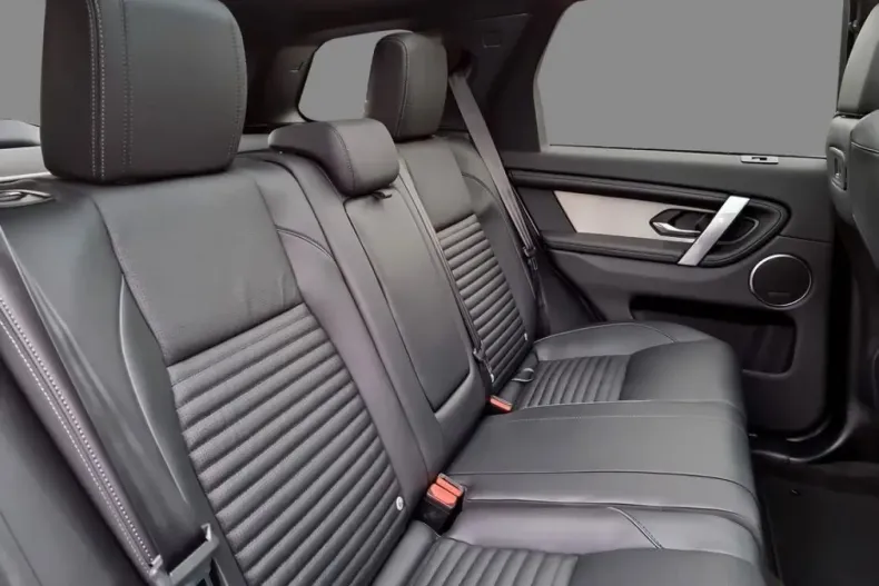 Land Rover Discovery Sport din 2024 cu 14.618 km - oferta LAN147422 - foto 4