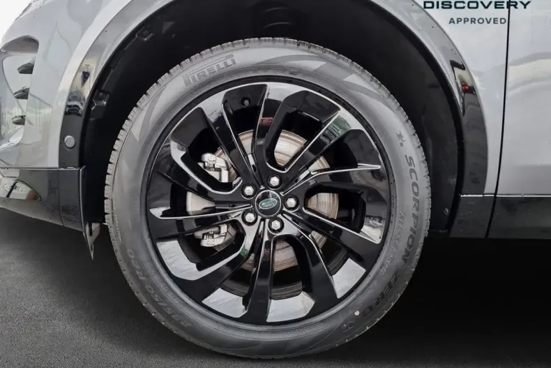 Land Rover Discovery Sport din 2024 cu 14.618 km - oferta LAN147422 - foto 8