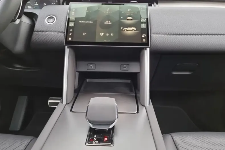 Land Rover Discovery Sport din 2024 cu 14.618 km - oferta LAN147422 - foto 13