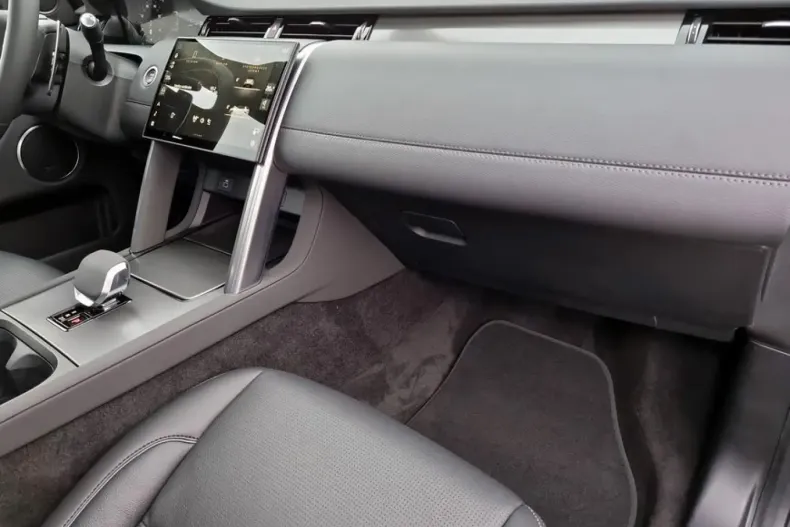 Land Rover Discovery Sport din 2024 cu 14.618 km - oferta LAN147422 - foto 14