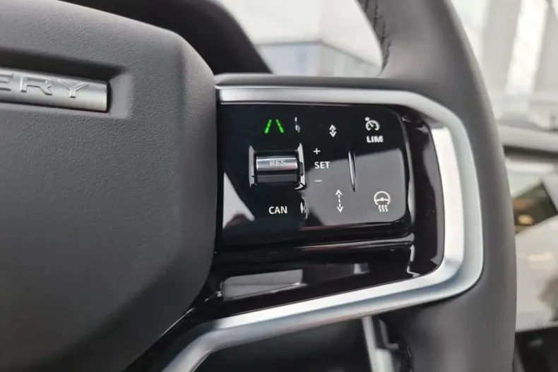 Land Rover Discovery Sport din 2024 cu 14.618 km - oferta LAN147422 - foto 25